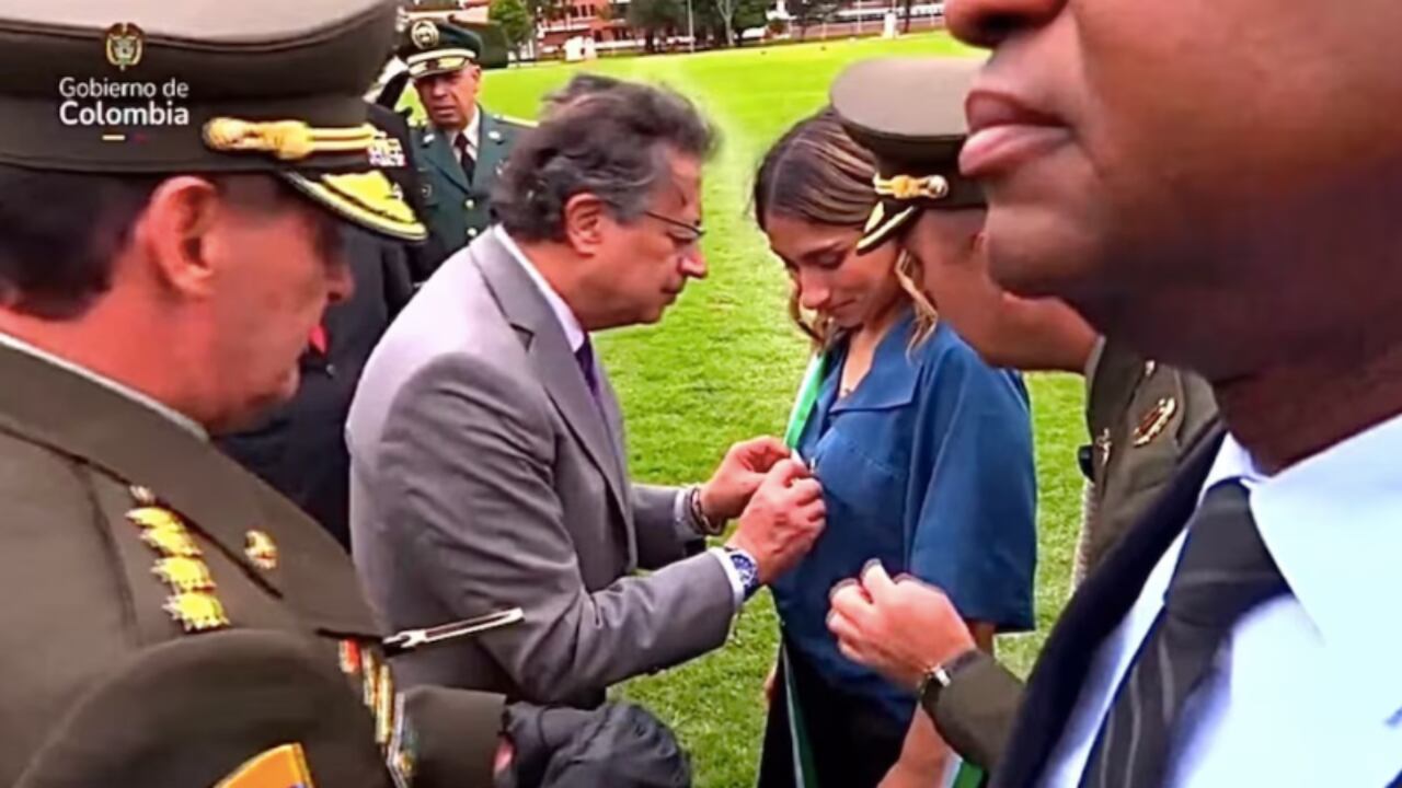 El presidente Gustavo Petro condecoró a Laura Sarabia.
