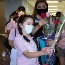 En medio de aplausos, la menor recibió el alta médica tras más de 60 días internada en la clínica.