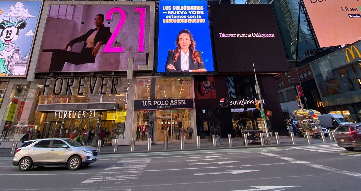 Sondra Macollins, colombiana, abogada, candidata a la Cámara.