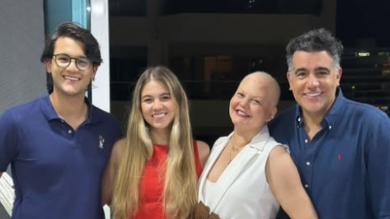 Carlos Calero y su familia vivieron emotiva despedida.