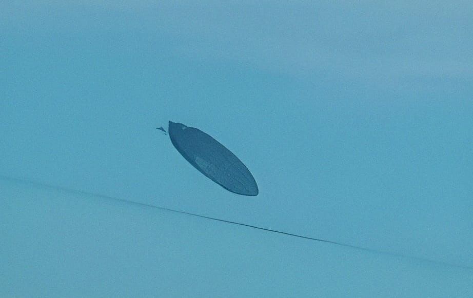 El presunto ovni fue captado por el celular de una mujer identificada como Rina Valle Juárez.