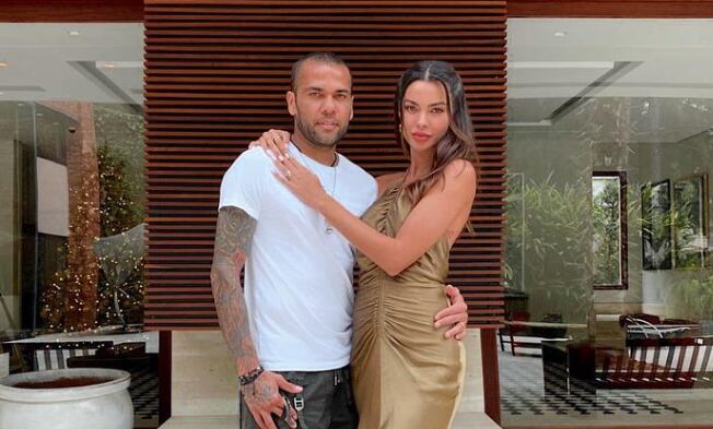 Dani Alves y Joana Sanz