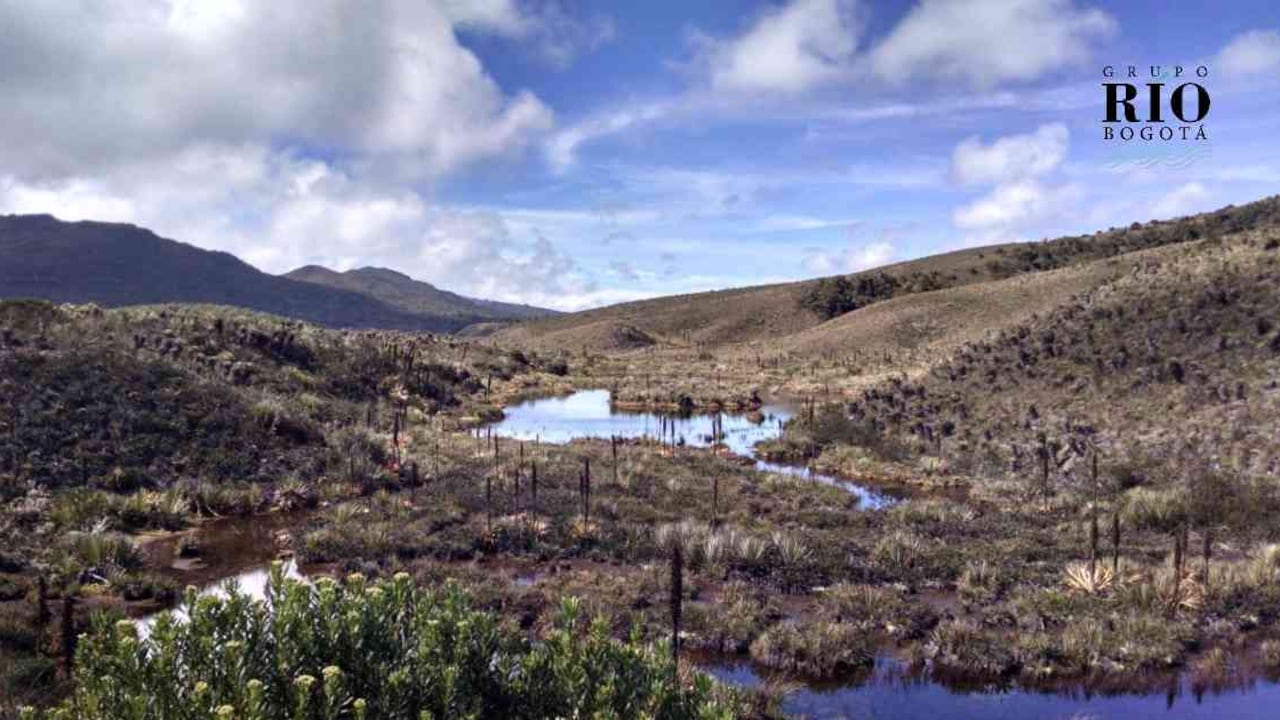 La laguna el mapa se denomina así por su parecido con el mapa de Colombia. Foto: Jhon Barros.