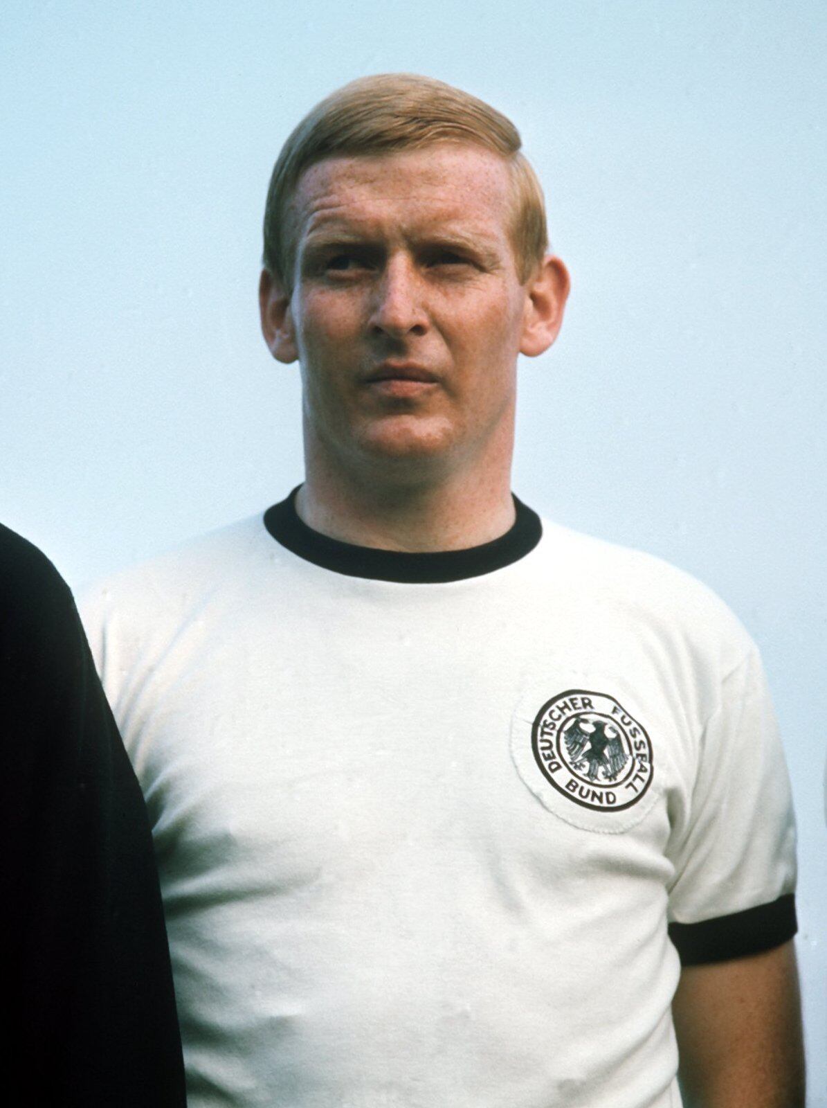 Karl-Heinz Schnellinger (1. FC Köln), Abwehrspieler der deutschen Fußballnationalmannschaft in einem undatierten Archivbild. |   (Photo by /picture alliance via Getty Images)