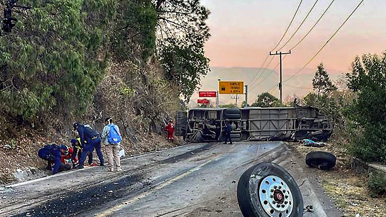 El bus tras volcases en México