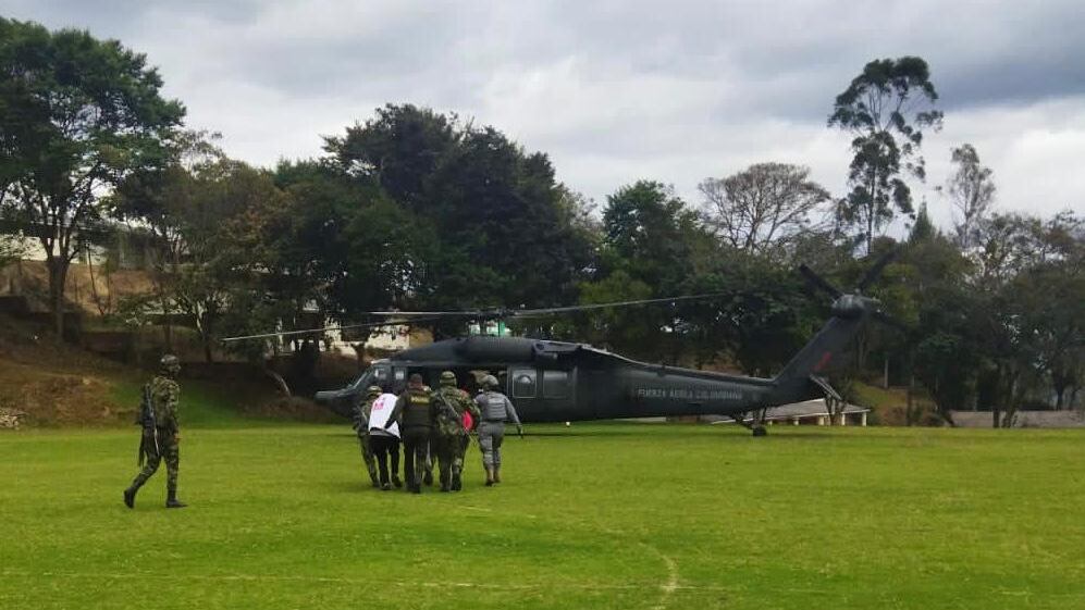 Fuerzas Militares salvaron la vida de campesino herido tras pisar una mina antipersonal en Nariño.
