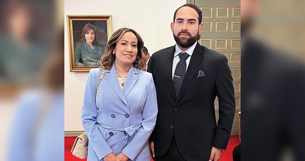 El amigo de Nicolás Petro con la ministra de Salud Carolina Corcho.