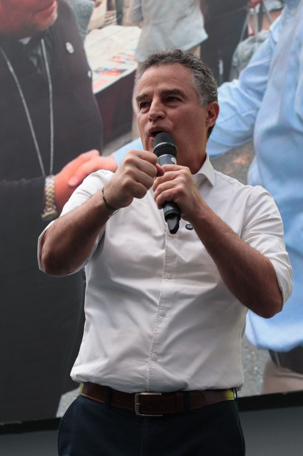 El ahora candidato entregó más de 1,5 millones de formas que respaldan su intención de llegar a la Casa de Nariño.