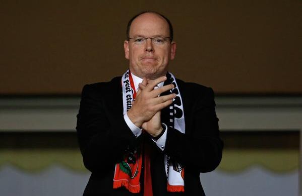8. Alberto II, príncipe de Mónaco. En el 2011 su fortuna ascendía a 1.000 millones de dólares, según Forbes. Foto: Foto: Twitter @LigadeCampeones. 