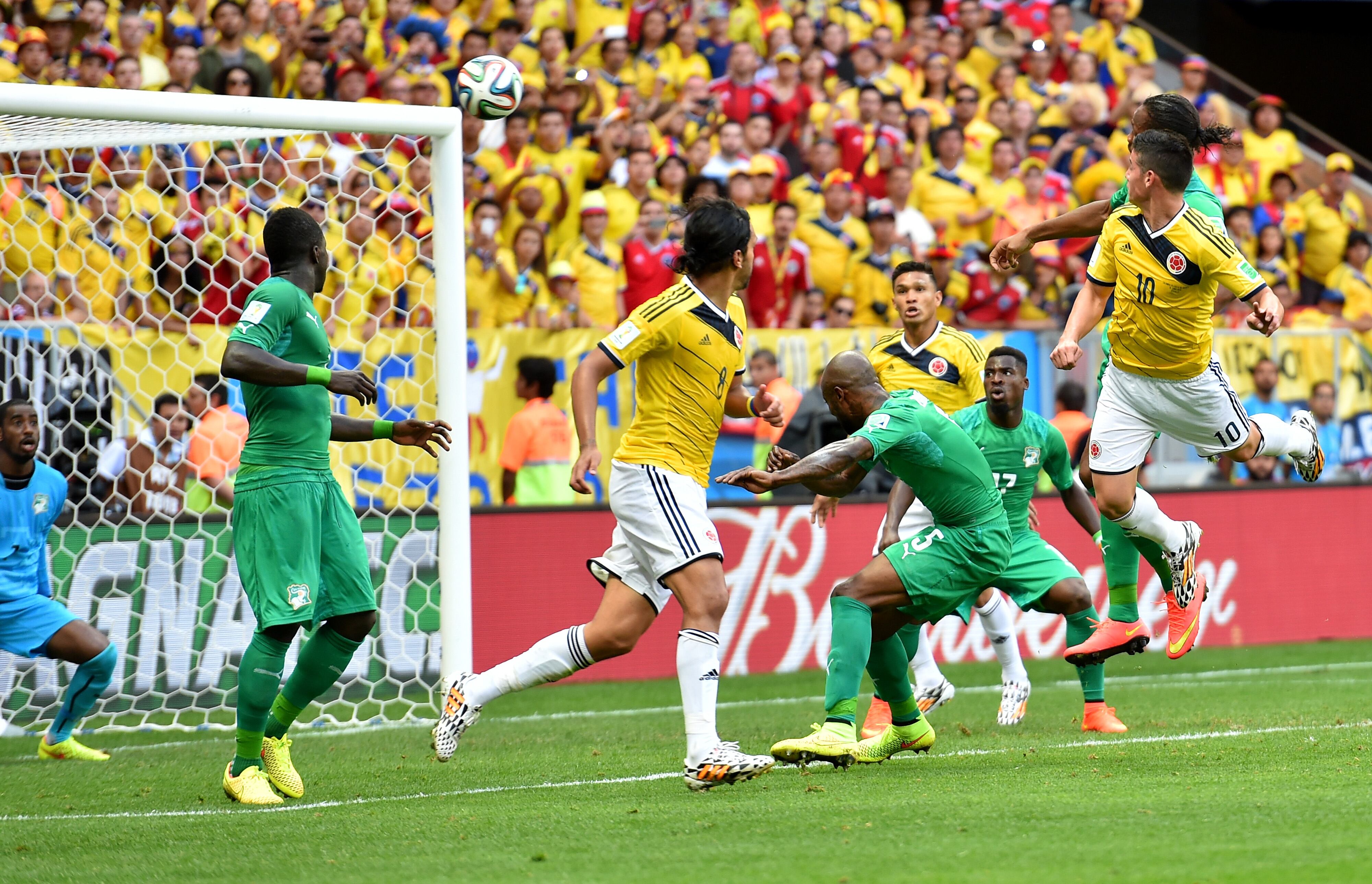 (2) Cabezazo y golazo de James Rodríguez, contra Costa de Marfil, en Brasil 2014.