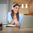 Las cajas de compensación ha adoptado herramientas digitales y programas para brindar formación que sirva en la nueva realidad.