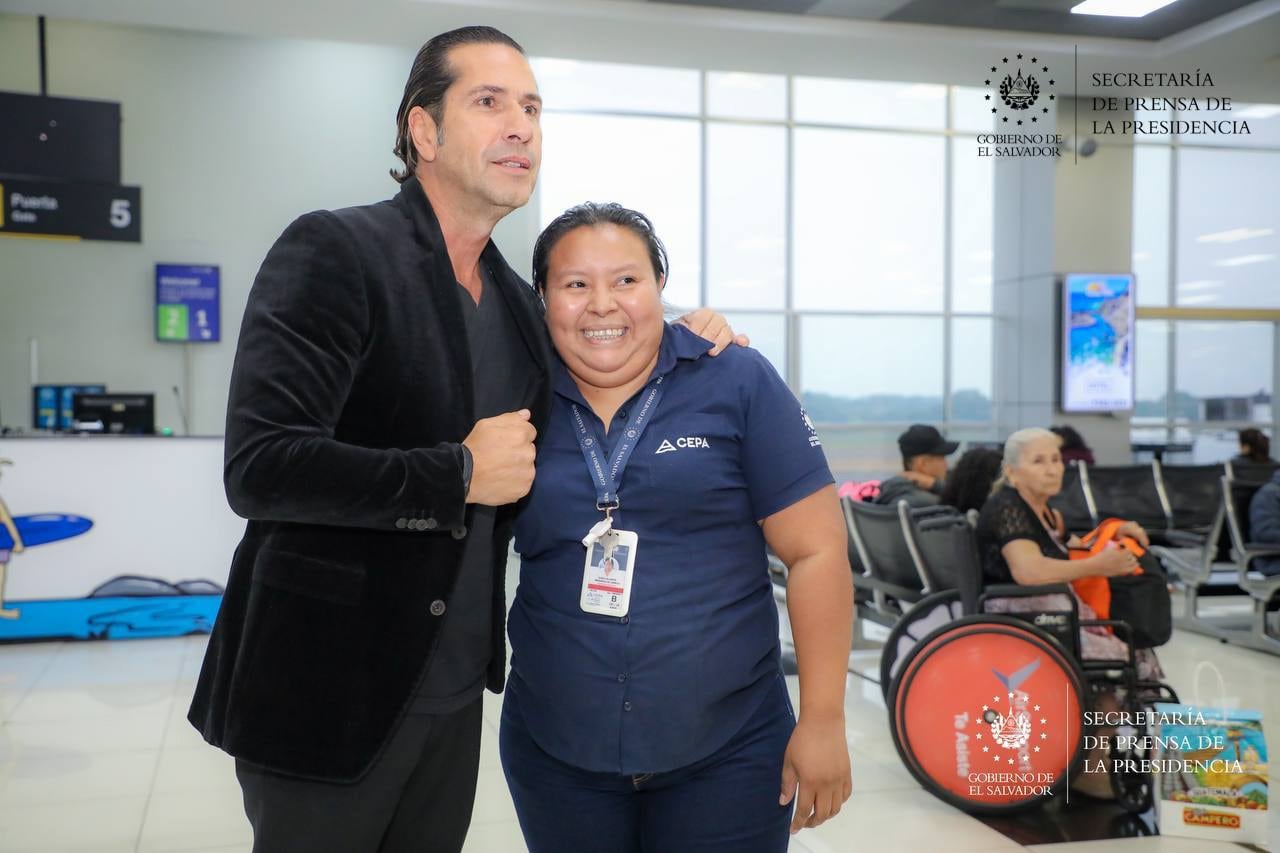 Gregorio Pernia en El Salvador.