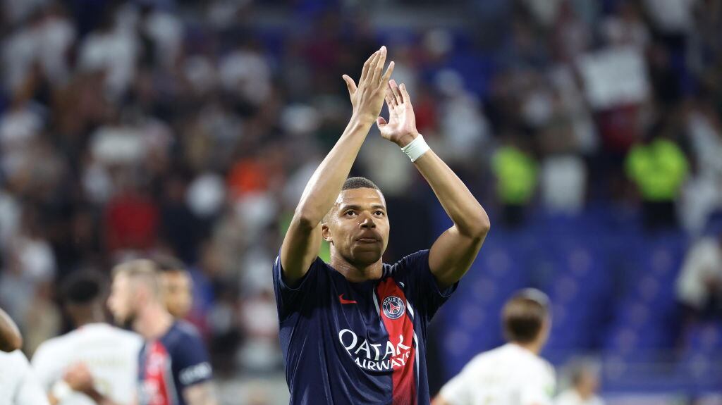 Mbappé marcó doblete con el PSG ante el Lyon