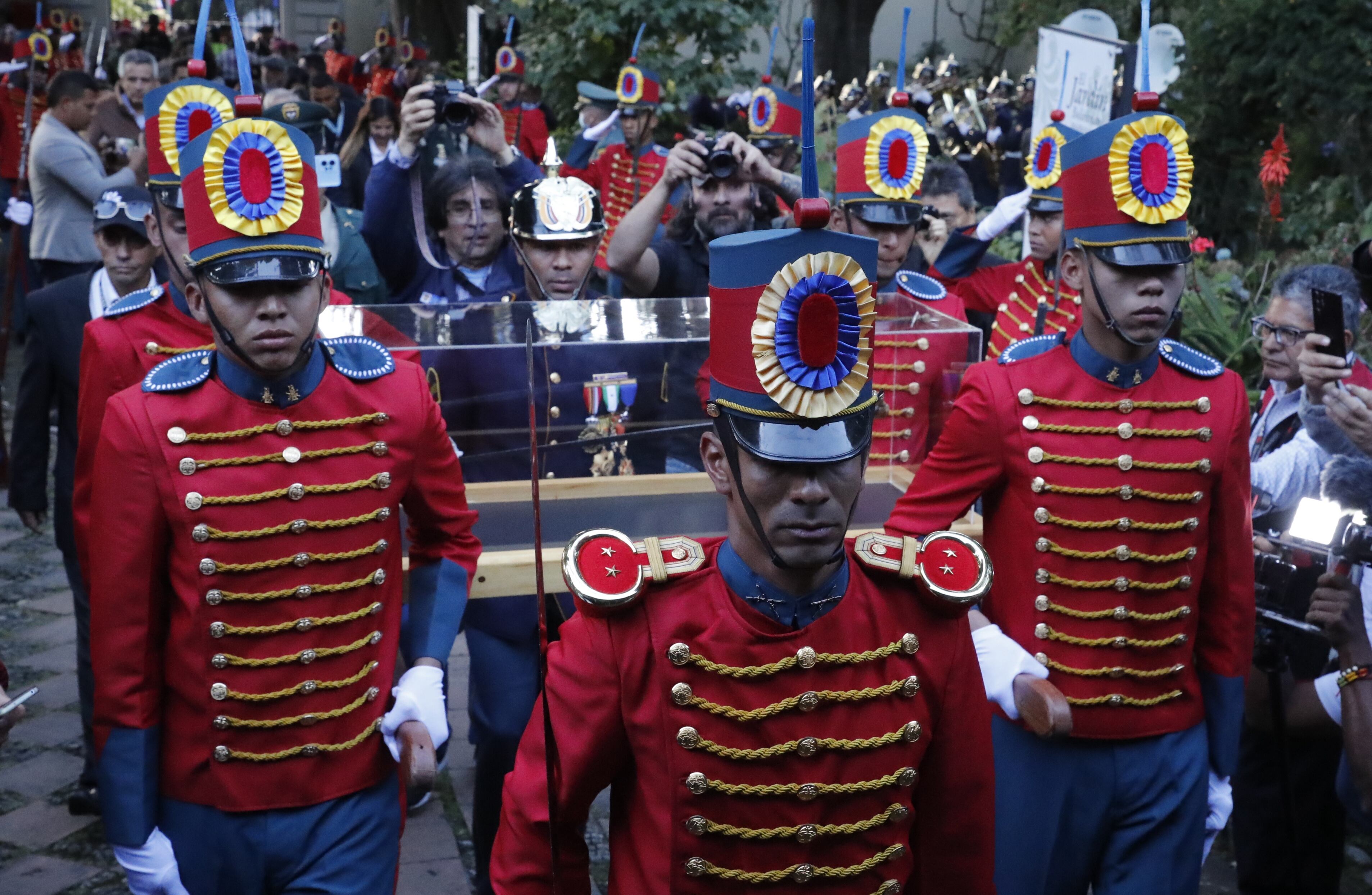 50 años de la espada de Bolívar