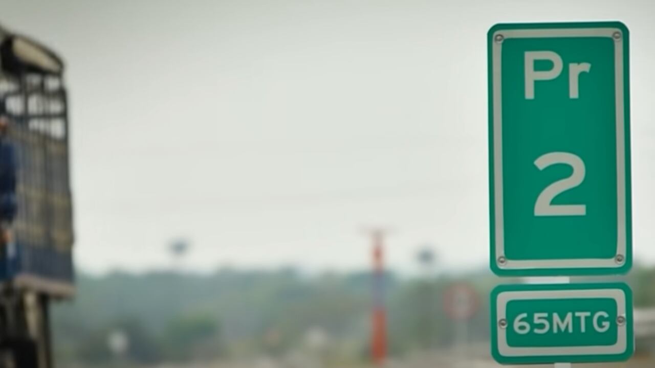 Las señales de PR son verdes y contienen números y letras que le permitirán tener una ubicación exacta en la carretera.