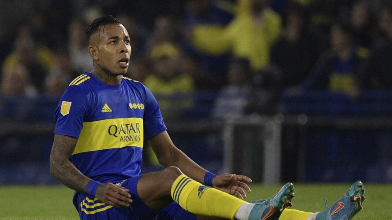 Boca Juniors' Colombian forward Sebastian Villa gestures during an Argentine Professional Football League match against Tigre at the "Bombonera" stadium in Buenos Aires on June 15, 2022.
AFP/JUAN MABROMATA