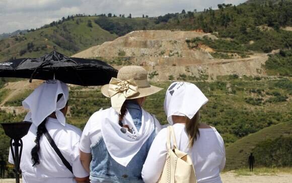 La zona de la Escombrera de la Comuna 13 es uno de los lugares donde se cree que hay presencia de cuerpos de personas desaparecidas tras la Operación Orión ocurrida en 2002.