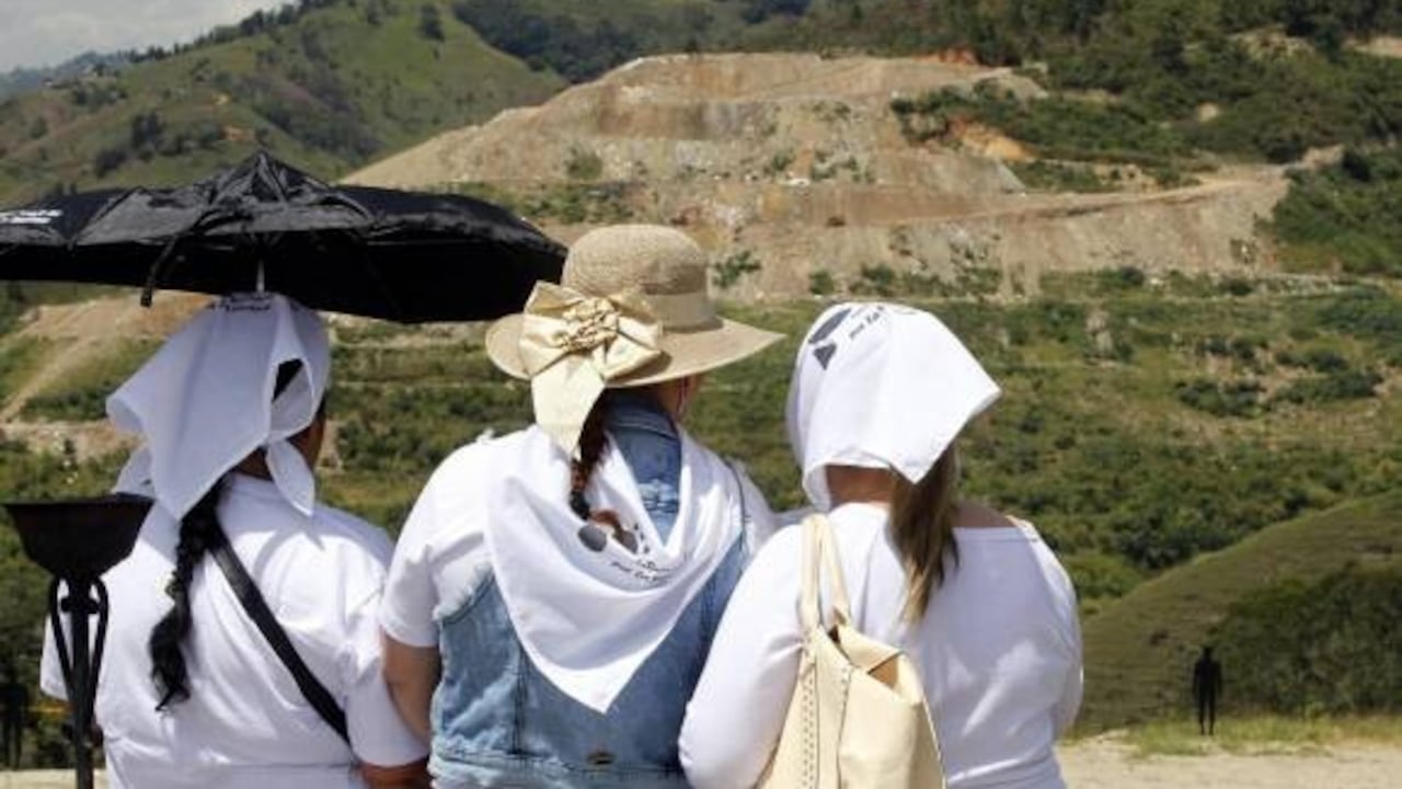 La zona de La Escombrera de la comuna 13 es uno de los lugares donde se cree que hay presencia de cuerpos de personas desaparecidas tras la Operación Orión ocurrida en 2002.