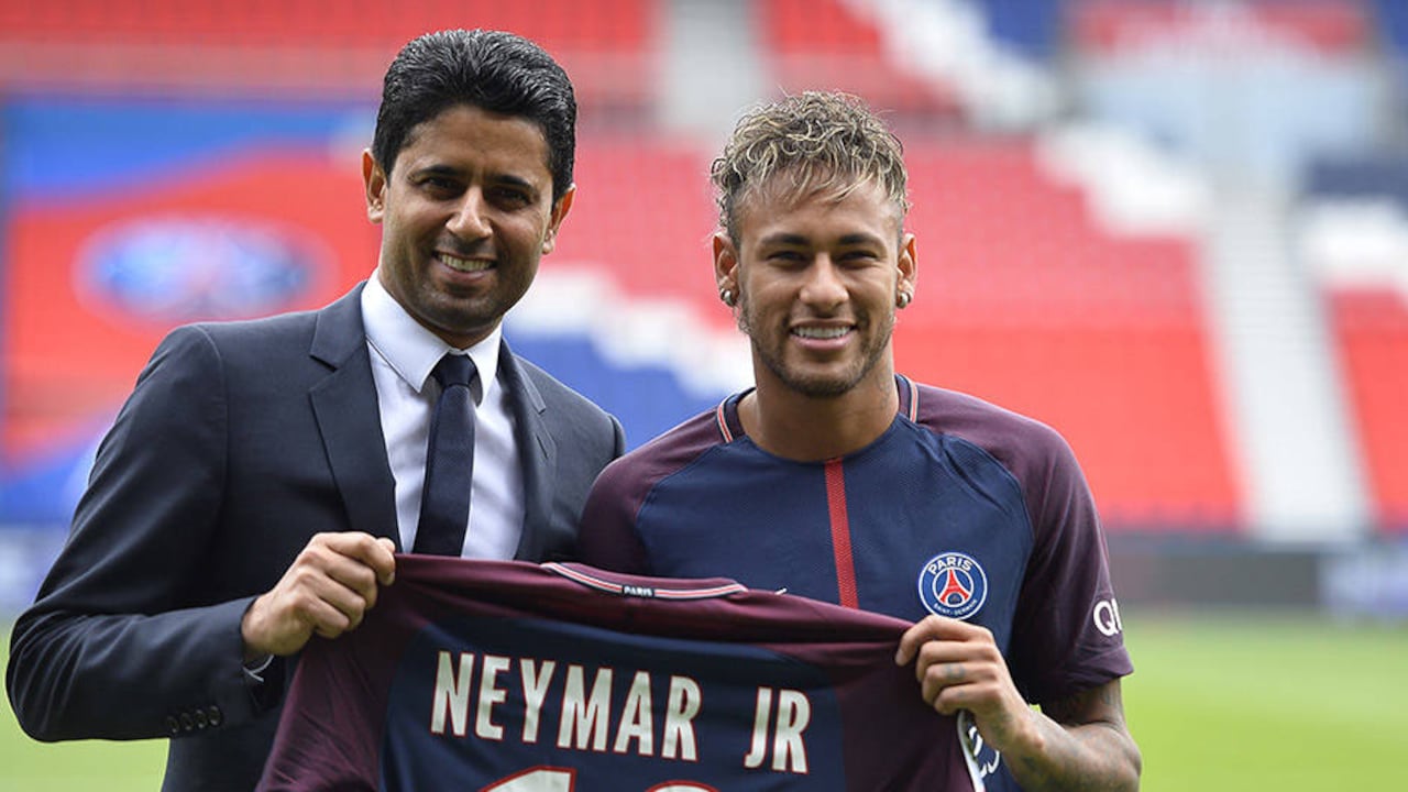 El fútbol mueve miles de millones de dólares en todo el mundo.