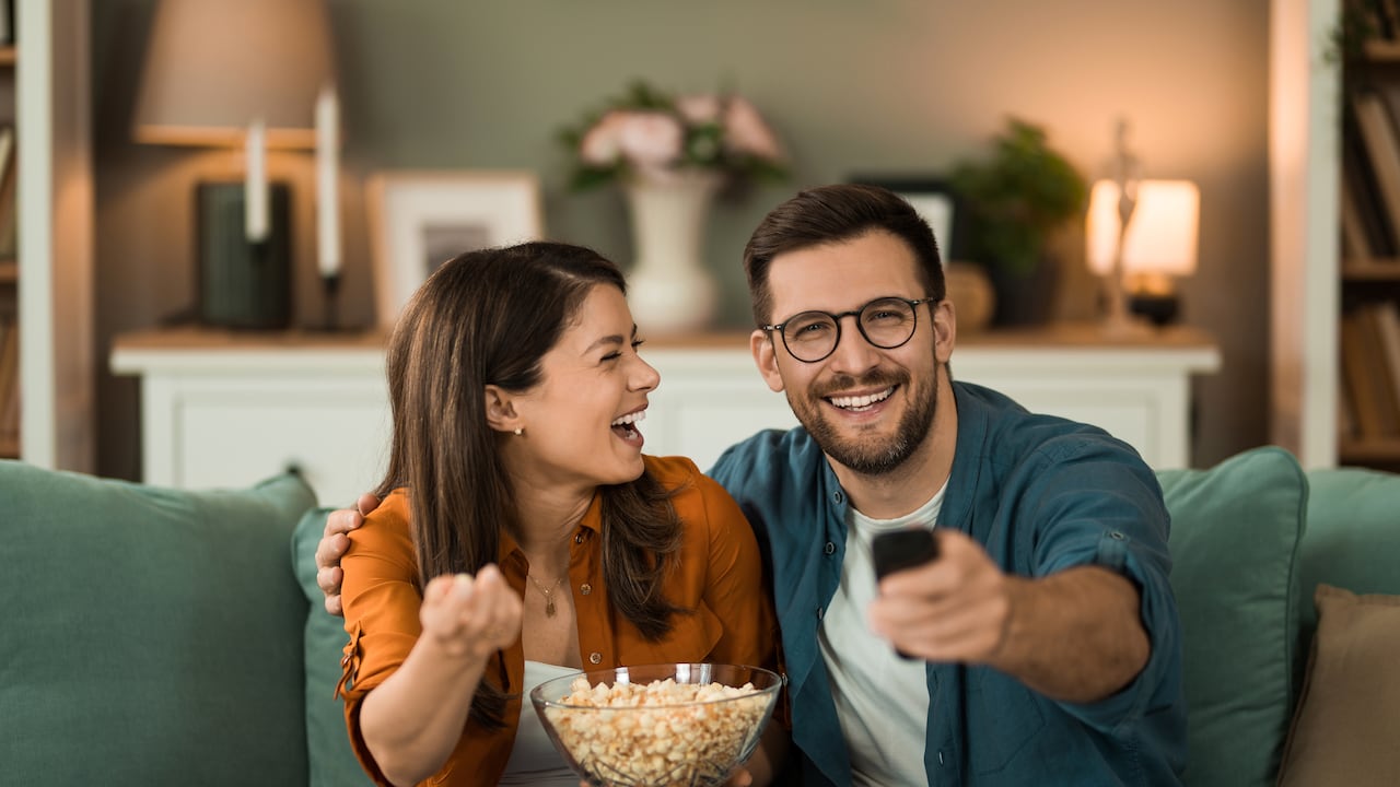 Esta es la excusa perfecta para disfrutar de series y películas románticas.