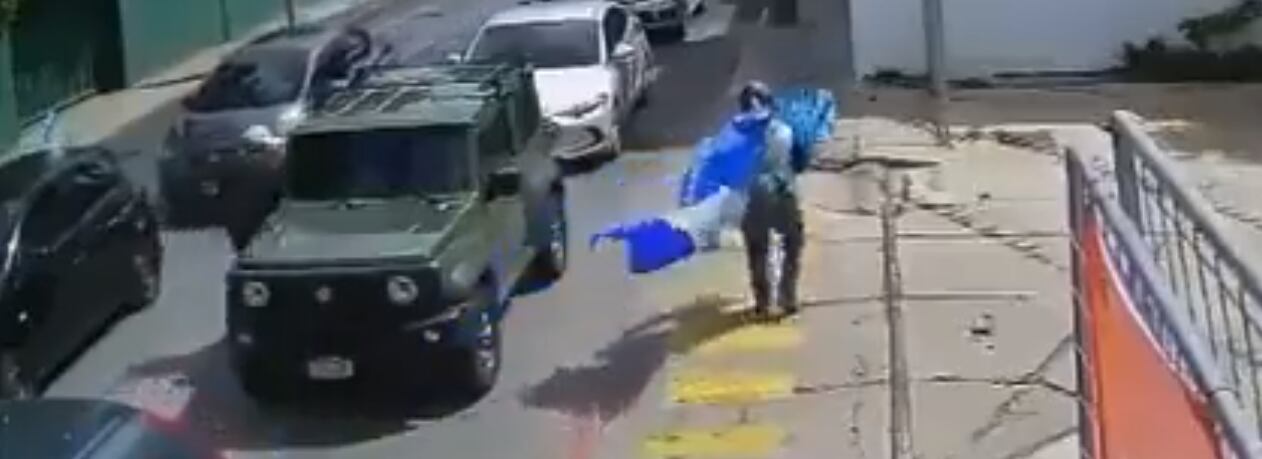 El conductor que disparó quedó a disposición de las autoridades.