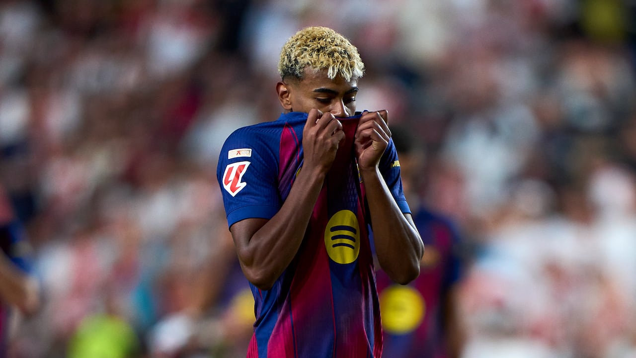 MADRID, SPAIN - AUGUST 31: Lamine Yamalof FC Barcelona reacts during the LaLiga EA Sports match between Rayo Vallecano de Madrid and FC Barcelona at Estadio de Vallecas on August 31, 2025 in Madrid, Spain. (Photo by Diego Souto/Getty Images)