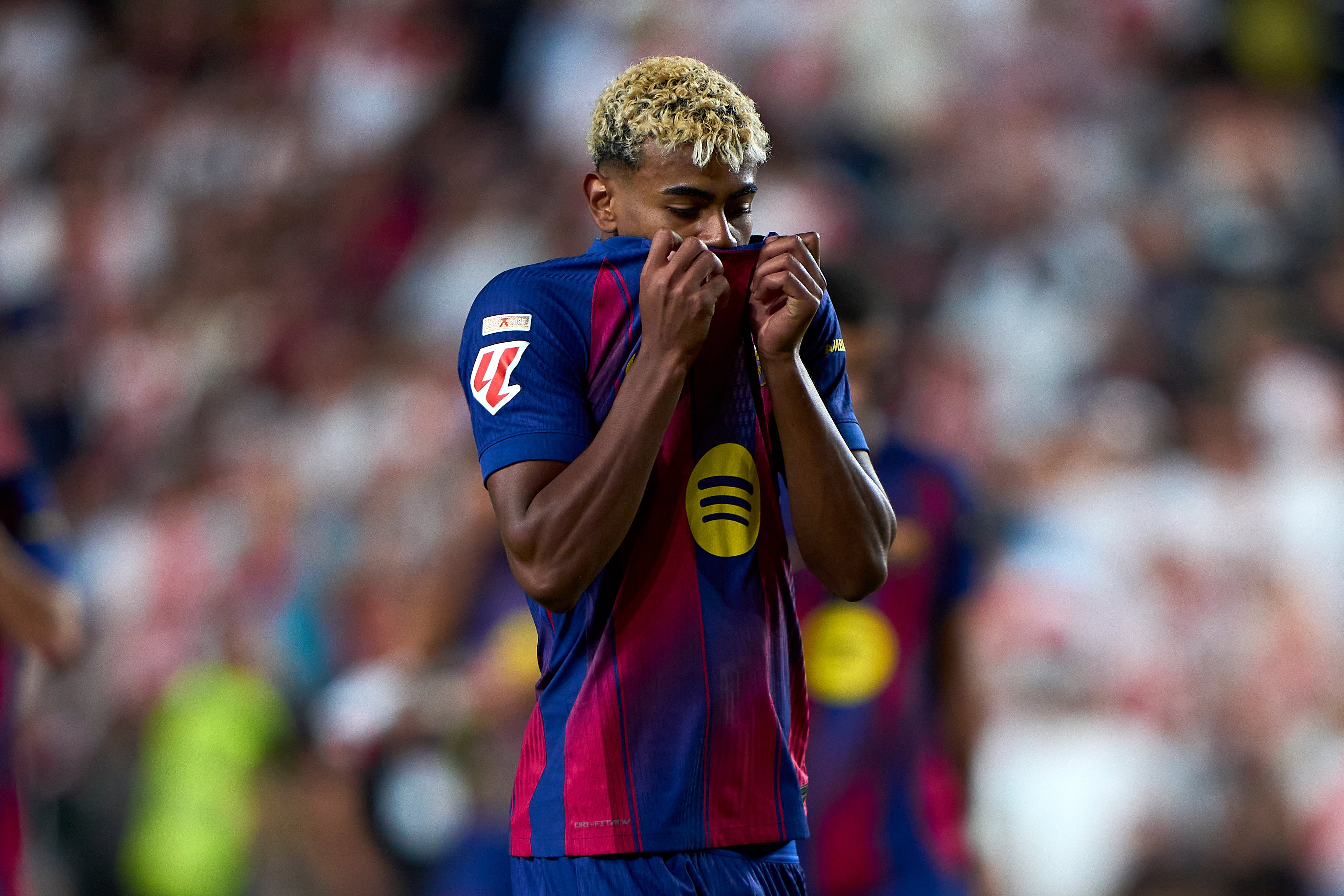 MADRID, SPAIN - AUGUST 31: Lamine Yamalof FC Barcelona reacts during the LaLiga EA Sports match between Rayo Vallecano de Madrid and FC Barcelona at Estadio de Vallecas on August 31, 2025 in Madrid, Spain. (Photo by Diego Souto/Getty Images)