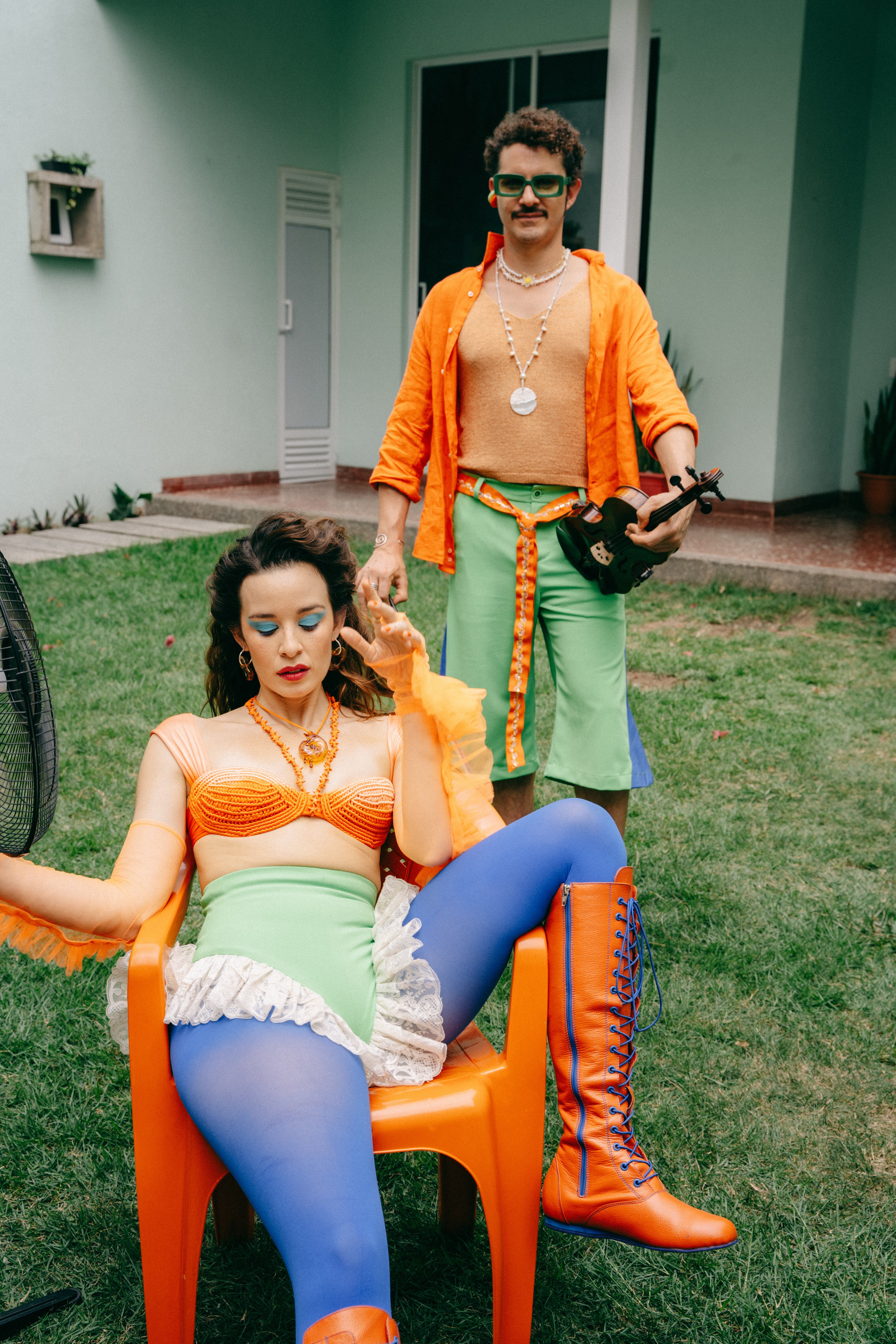 Catalina García y Santiago Prieto integrantes de Monsieur Periné conversaron con SEMANA sobre su nuevo sencillo, la inclusión de nuevos ritmos en su música, así como la violencia en Colombia.