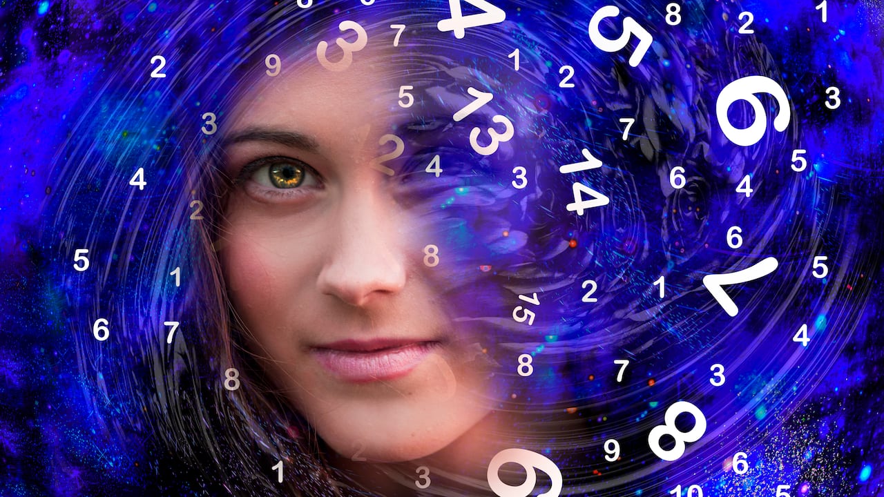 La numerología se complementa con la astrología. Getty Images.
