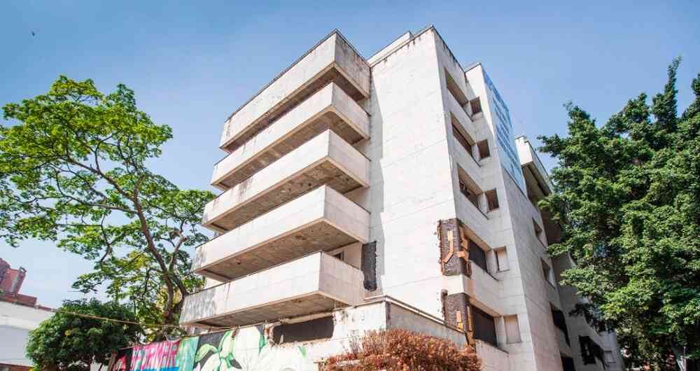 "Los capos de Cali se dieron cuenta de que el primer ataque de Escobar era cuestión de tiempo y por ello decidieron adelantarse. La idea era darle el golpe de gracia a su enemigo y escogieron el 13 de enero de 1988 para atentar contra el edificio Mónaco, donde el capo vivía con su familia".