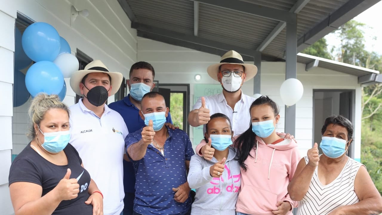 La gobernación de Caldas lidera un ambicioso programa para garantizar casa propia a los habitantes de las zonas rurales.