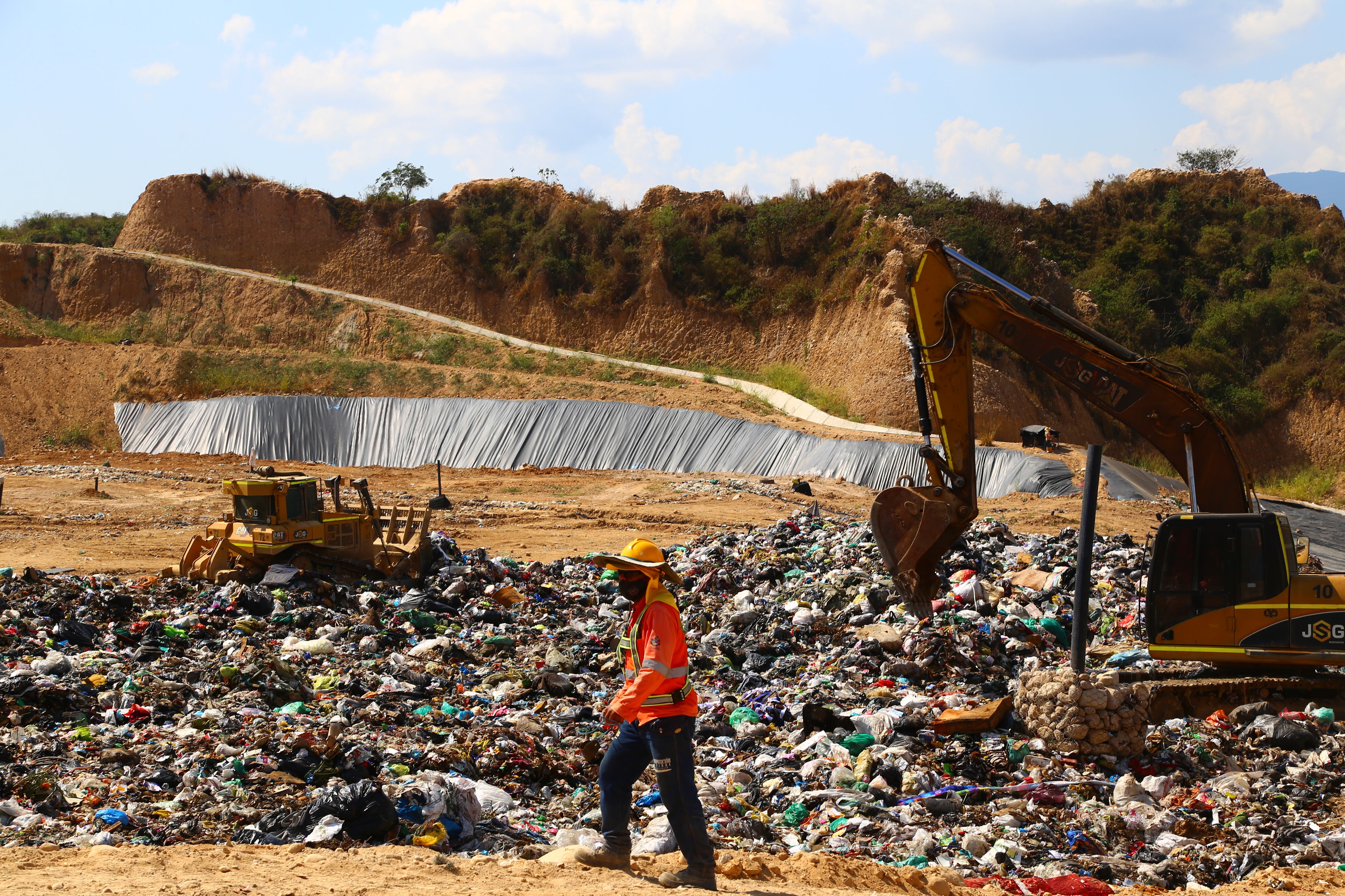 RELLENO SANITARIO EL CARRASCO BASURAS, EN BUCARAMANGA SANTANDER
ENERO 17 DE 2025
FOTO LILIANA RINCÓN