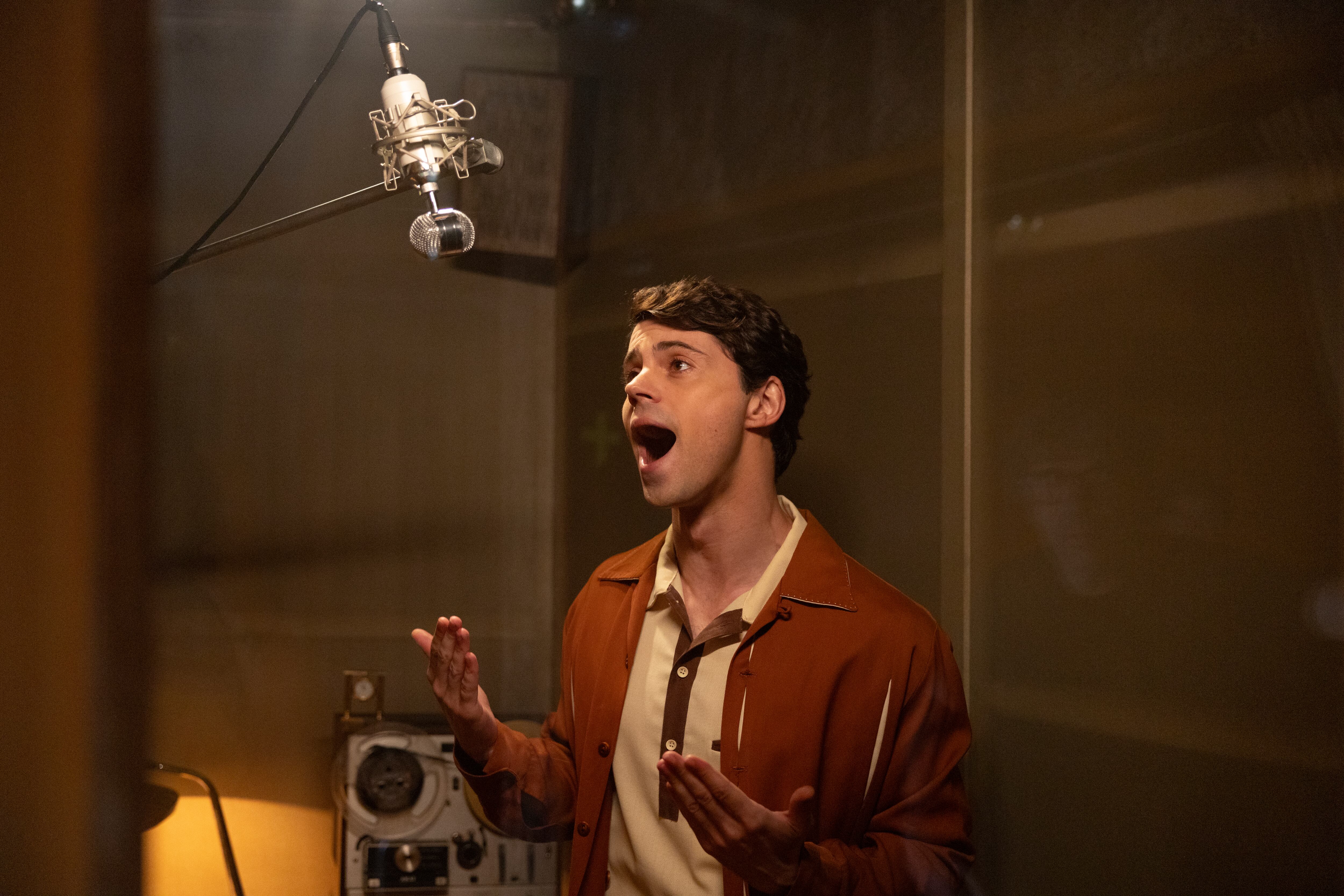 'Aquel', una serie biográfica basada en la vida del reconocido cantante español Raphael, ya está en producción.