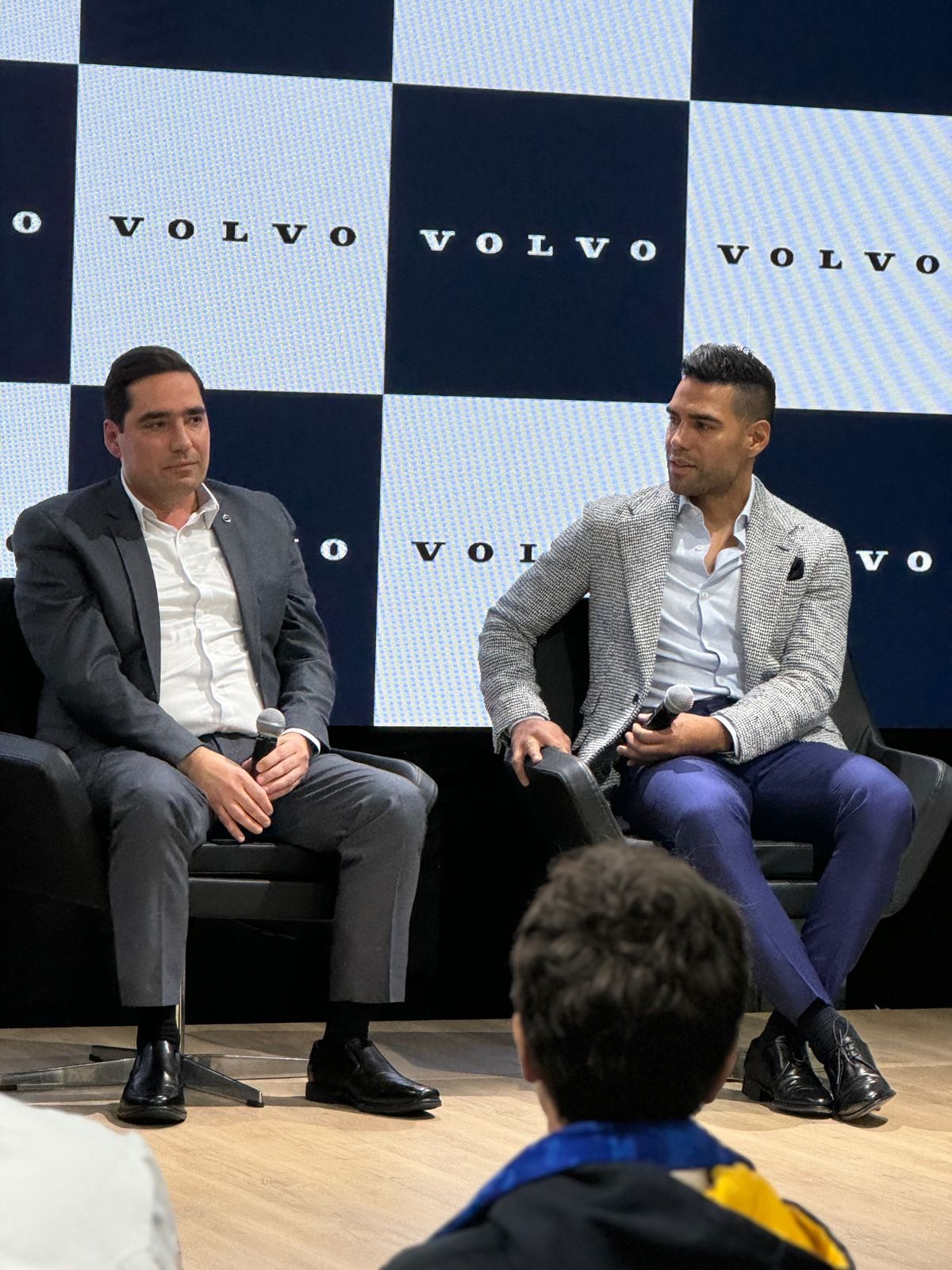 El delantero Radamel Falcao es el nuevo embajador de la marca sueca.