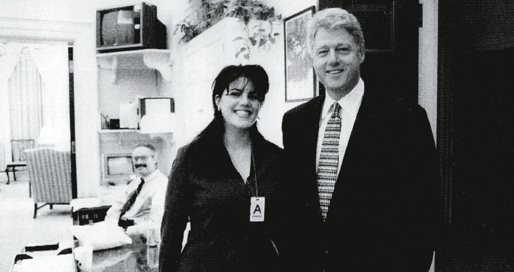 Su aventura con Monica Lewinsky, una practicante de 22 años, casi le cuesta la presidencia a Bill Clinton. El tema llegó hasta el Congreso.  