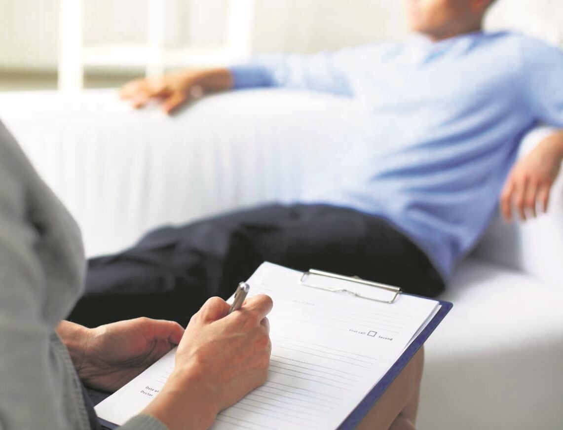 Se trata de una conducta que se puede prevenir si se identifican señales y factores de riesgo a través de un profesional en salud mental.