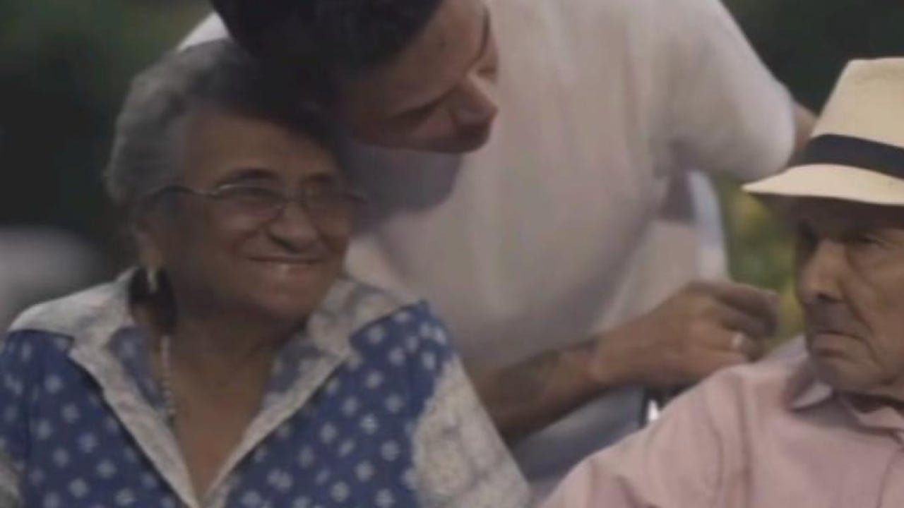 Falleció la abuela materna de Silvestre Dandong. Así lo confirmó el artista.