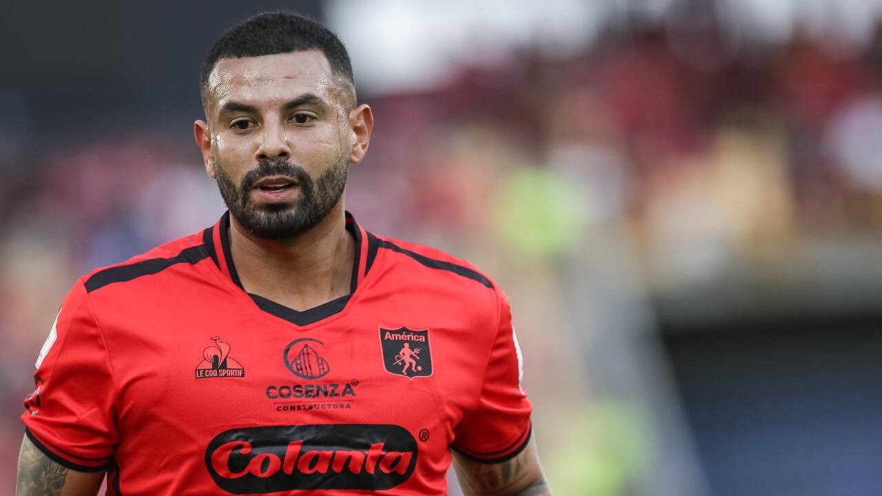 Edwin Cardona queda como agente libre tras un año en el América