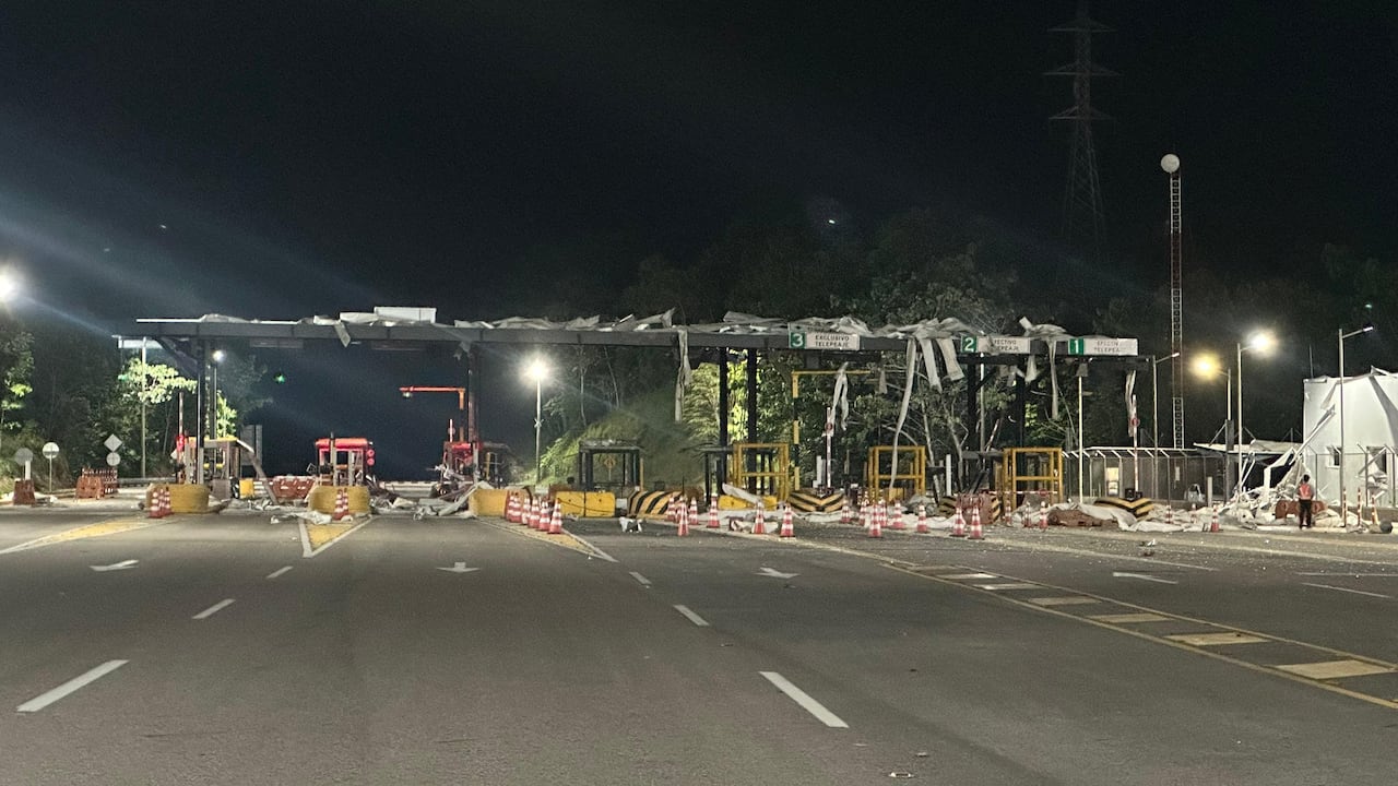 Ataque terrorista del ELN destruye peaje en Santander durante paro armado