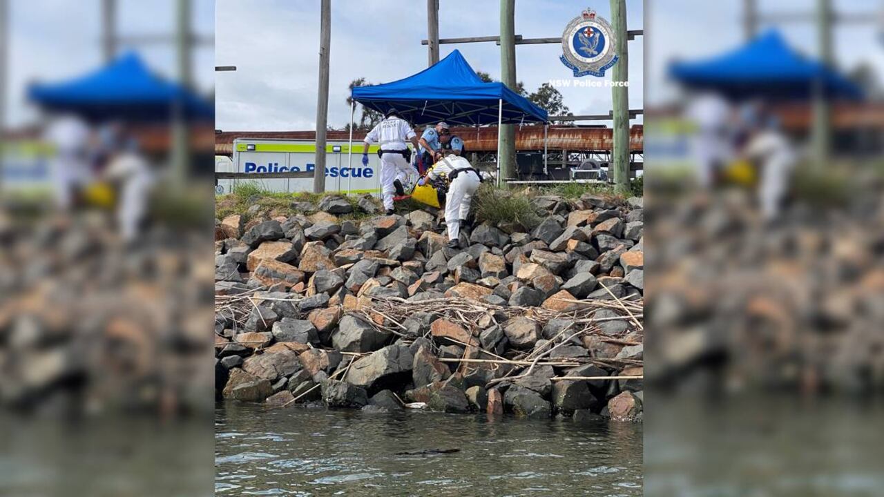 Autoridades investigan si el hallazgo del buzo muerto y el cargamento de droga tienen relación.