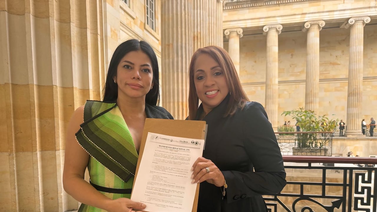Lideresa Claudia Cabrera radica Manifiesto Binacional 25N en el Congreso