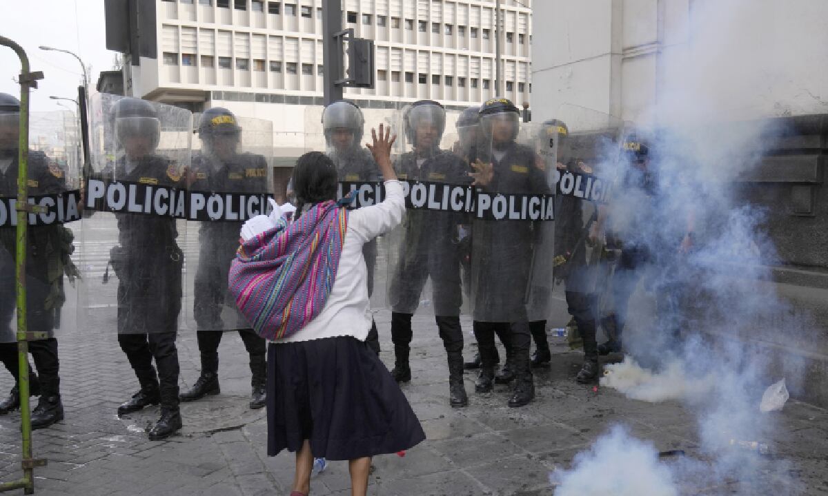 Este jueves se realiza en la capital de Perú una nueva jornada de protestas que ha obligado al despliegue de 11.800 uniformados para el control de las manifestaciones.
