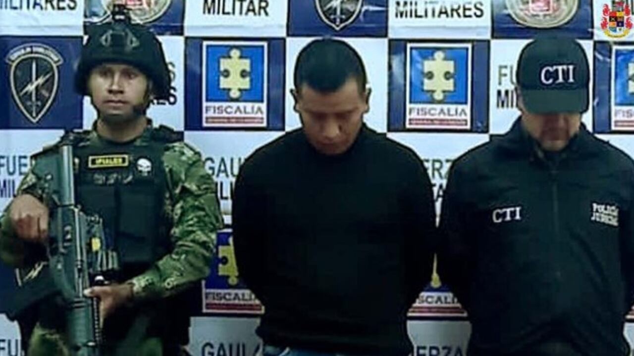 Envían a la cárcel dos policías que habrían cobrado dinero para recuperar un vehículo robado