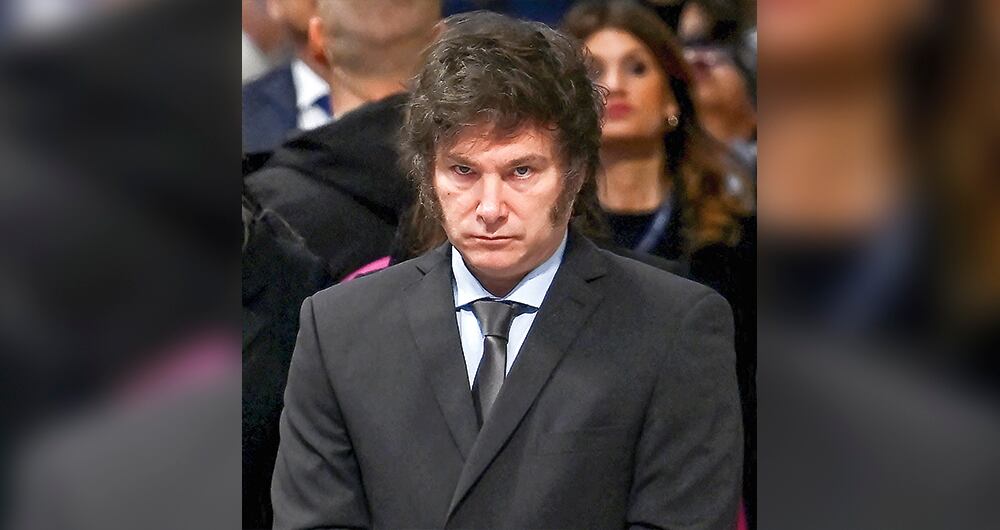 Gobierno de Milei aumentó 30% el salario mínimo en medio de una inflación de 254%
