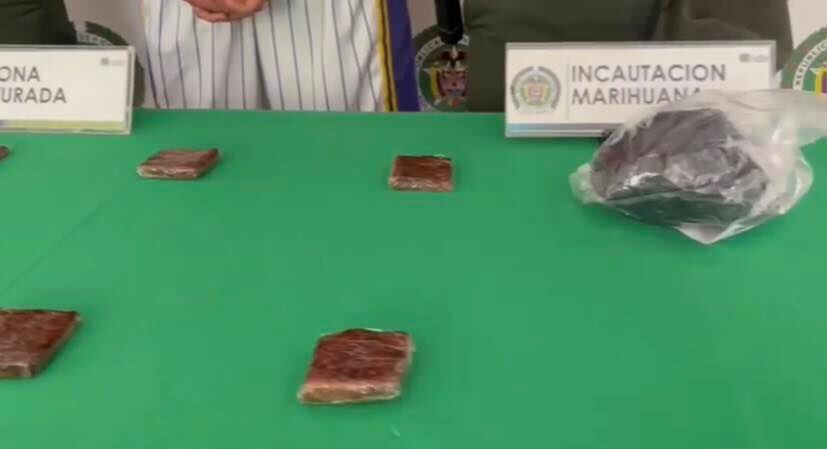 Estos elementos estaban guardados en una especie de cava.