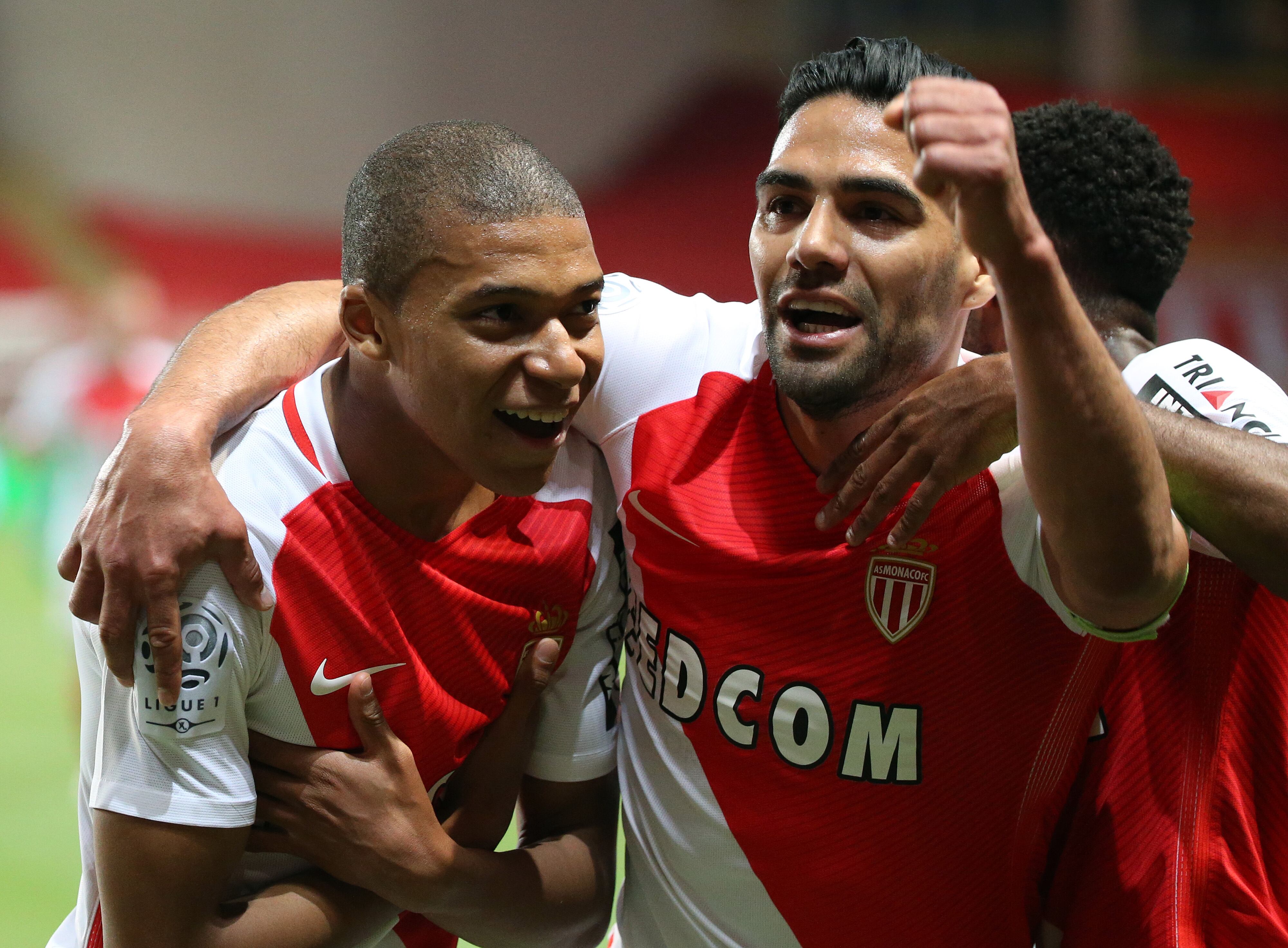 Mbappé arrancó su carrera en Mónaco. Allí compartió junto a Radamel Falcao García.