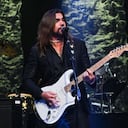 LOS ANGELES, CALIFORNIA - FEBRUARY 04: Juanes performs onstage during the Pre-GRAMMY Gala & GRAMMY Salute to Industry Icons Honoring Julie Greenwald and Craig Kallman on February 04, 2023 in Los Angeles, California. (Photo by Lester Cohen/Getty Images for The Recording Academy)
