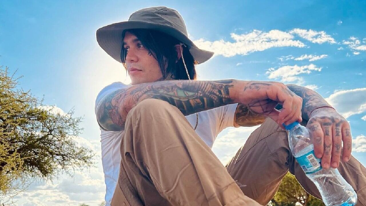 El influenciador viajó junto a su novia al continente africano