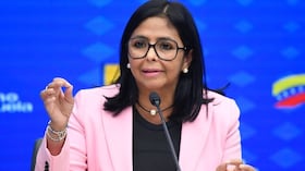 La vicepresidenta Delcy Rodríguez calificó la llegada de los buques estadounidenses como una “agresión psicológica”.