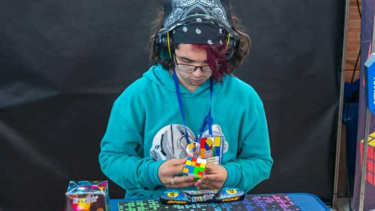 Alejandro Restrepo Echeverri, récord nacional, estuvo en el Rubik's WCA World Championship 2023.